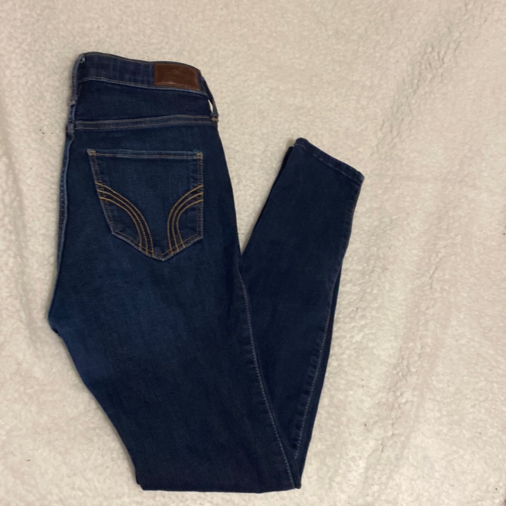 Hollister dark wash super skinny jeans. Size 5 (27w). Regular length/ 28L.